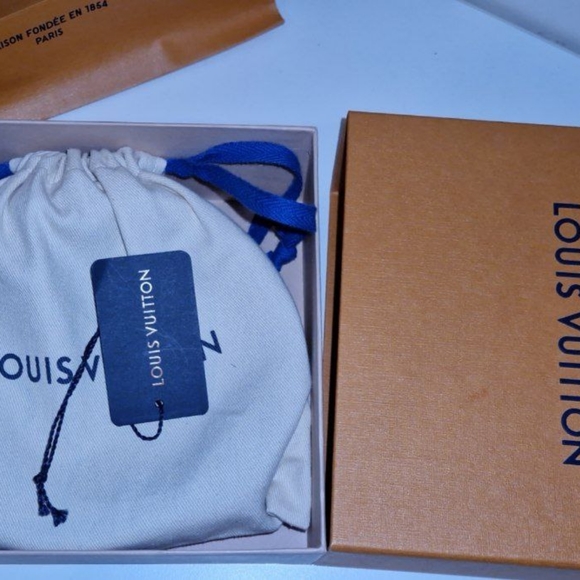 Louis Vuitton Paris belt Made in SpainM0450 SIZE 95/38 - Picture 3 of 4